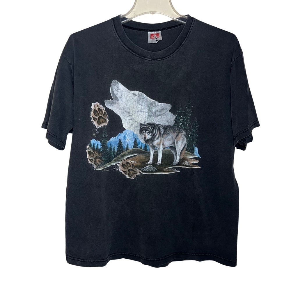 Hanes T-shirt Western with Wolves Mountains and Paws Size Medium
